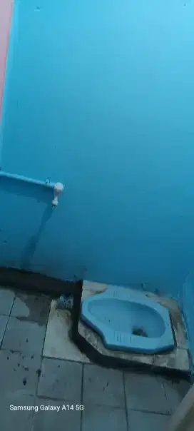 Disewakan kios ukuran 3X5 METER lokasi di tambora jakbar minat wa/telp