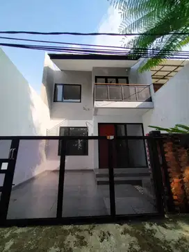 Rumah Secondary apa adanya dalam perumahan Kencana Loka BSD