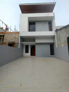Rumah baru 2 lantai di Malaka Cipayung Jaktim