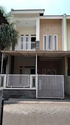 Rumah tinggal minimalis dalam komplek Kunciran Indah Tangerang