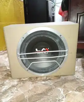 Subwoofer audio mobil