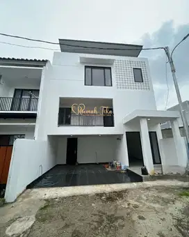 Rumah baru siap huni dalam townhouse di Cijantung Jaktim