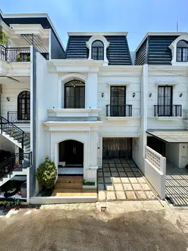Rumah baru design American Classic di Jagakarsa Jaksel