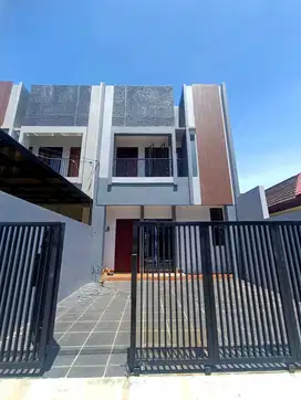 Rumah baru model tropical dalam komplek Megapolitan Cinere