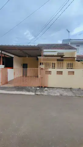 Rumah siap huni kondisi rapih di Griyaloka BSD