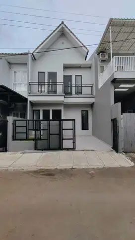 Rumah baru lokasi strategis di Kencana Loka BSD