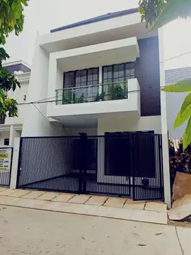 Rumah baru modern klasik di Kav DKI Meruya Utara Jakbar