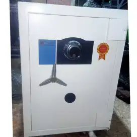 Lemari besi tahan api Brankas Tahan api merk Zigler kondisi bekas