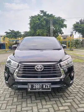 Innova V AT Luxury Captain Seat