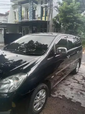 Toyota Kijang Innova 2011 Bensin