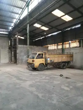 Disewakan gudang 600m2 Jl. Holis