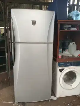 kulkas 2 pintu JUMBO kapasitas 600 ltr
