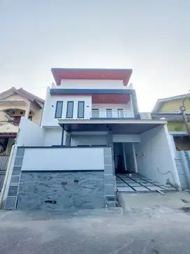 Rumah 2lantai mewah dekat kota solo RS JIH lokasi baturan