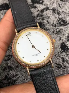 Givenchy Royale Quartz 31mm