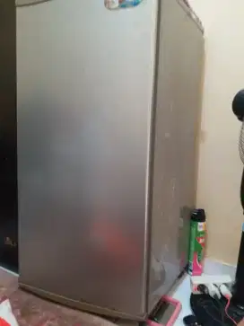 Urgent Di jual Kulkas LG ,keadaan baik