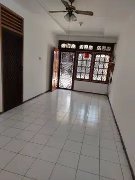 Disewakan Rumah Siap Huni 2Lt di Janur Asri,Kelapa Gading Jakut