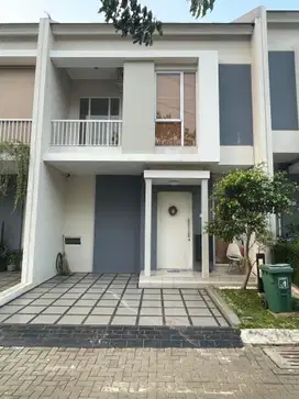 RUMAH FULL FURNISHED DEKAT MRT DALAM CLUSTER MEWAH