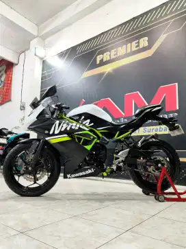 Ninja 250cc RR mono km.7rb putih doff supe 4.Anugerah motor rungkut