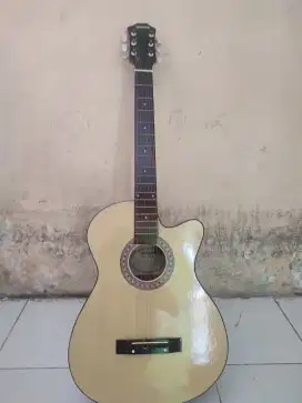 gitar yamaha keadaan mulus