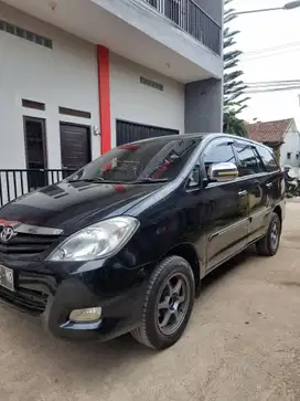 Toyota Kijang Innova 2011 Bensin
