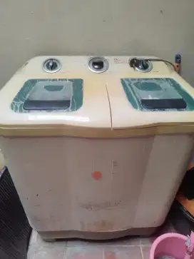 Dijual Mesin Cuci 2 tabung merk Daiichi