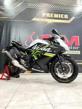 Ninja 250cc RR mono km.7rb putih doff supe 8.Anugerah motor rungkut