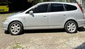 Honda Stream elegan murah keren