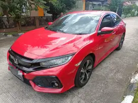 Civic hatcback merah 2019