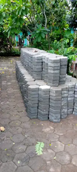 Paving Block, Segi enam abu, Conblock, Conblok, Konblock, Konblok