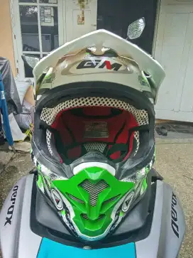 Helm Gm racing dirt performance
