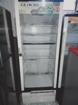 Showcase jumbo Toshiba Glacio siap pakai