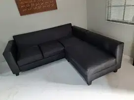 Sofa L kulit hitam