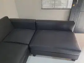 Sofa L kulit hitam