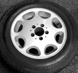 SATU(1)Buah VELG Mercedez Benz 8 Holes