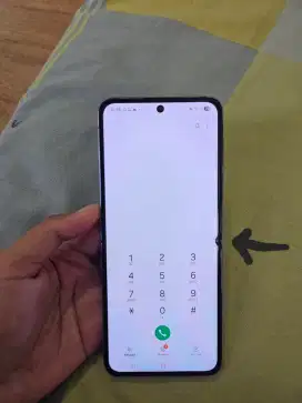 Samsung Z Flip 4 8/256 sein
