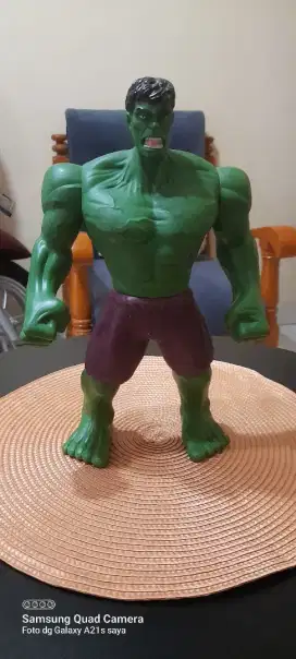 HULK TINGGI 30 CM