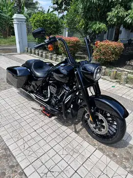 Dijual Road King Special 114Ci Milwaukee 8