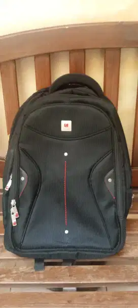 TAS RANSEL HITAM