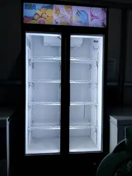 Showcase 2 pintu