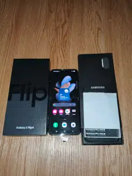 Galaxy Z Flip 4 8/256 ex sein fullset bisa tt