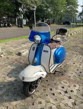 ROYAL ALLOY TG 150 ultra blue Like Lambretta Scooter
