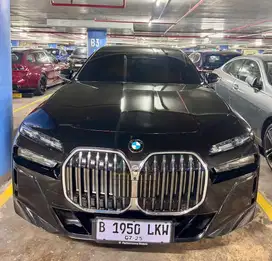 BMW sedan 735i ex Display 2024