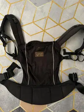 Preloved gendongan M shape Cuddle Me