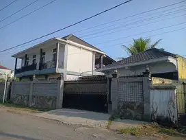Dijual Rumah Asri, Nyaman & Luas dengan Lokasi Strategis di Garut Kota