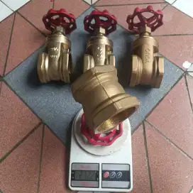 Gate valve onda full kuningan 2½ inch 2.5 inch ada 4 buah bekas bagus