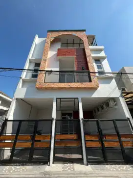 Kost putri di jalan utama kota malang