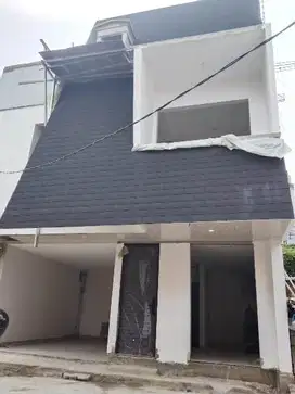 Jual Rumah Baru 3 Lantai Strategis di Cilandak Jakarta Selatan