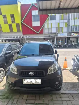 DIJUAL MOBIL TOYOTA RUSH 2013 WARNA HITAM