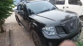 Nissan navara 2013 double cabin