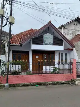 Dijual CEPAT Rumah Tengah Kota